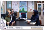 گفت‌وگوی باباقدرت با خانم دارابی پیرو انتقال دبیرخانه دائمی جشنواره قصه گویی به یزد